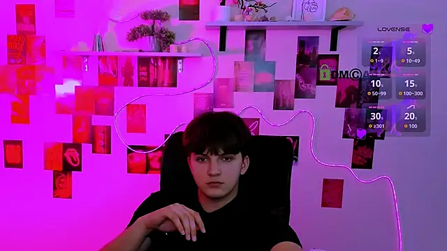 travis_wolf_ live sex cam