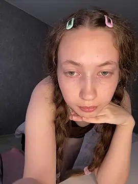 Webcam Model (Holy_Poly)  is live.Free join now!