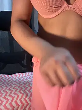 Webcam Model (miss-Riya-001002)  is live.Free join now!