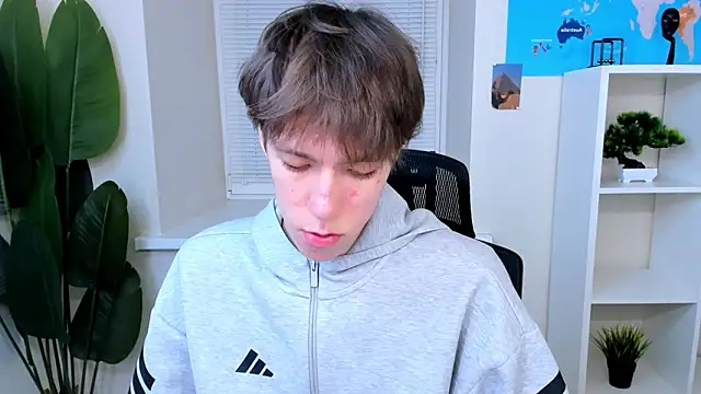 markbranston (M twink) - I am in boxers