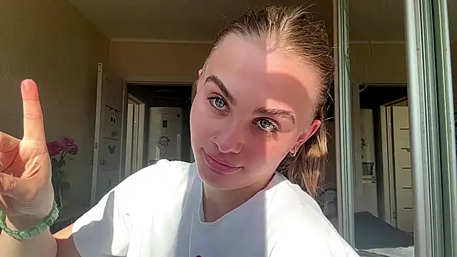 elle_great - Elle_GrEat's free webcam - UK Sex Cams