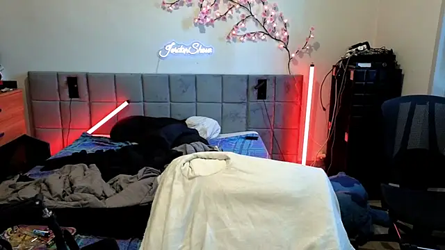 JordanShow live sex cam