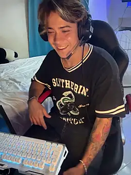 angellatinboy - AngelLatinBoy's free webcam - UK Sex Cams