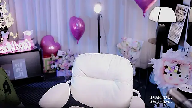 美女coward_by在线直播