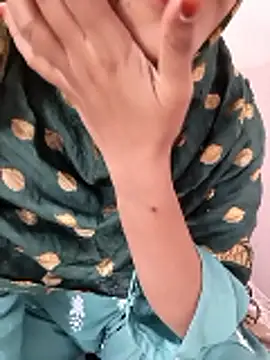 Webcam Model (Indian-Aleena)  is live.Free join now!