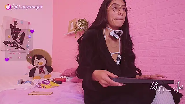 Lucyanajoi webcam