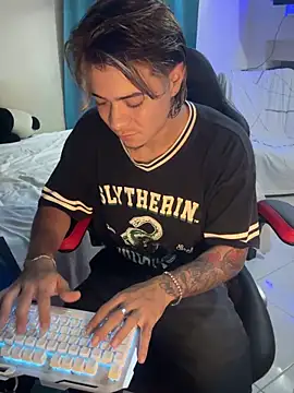 AngelLatinBoy webcam