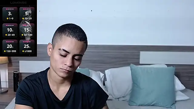 Liiamthompson webcam