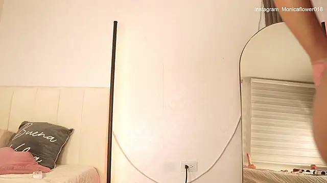 monicaflowerr webcam