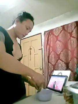 YourNikkieXxx webcam