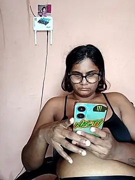 indianstrawberrylips4u webcam