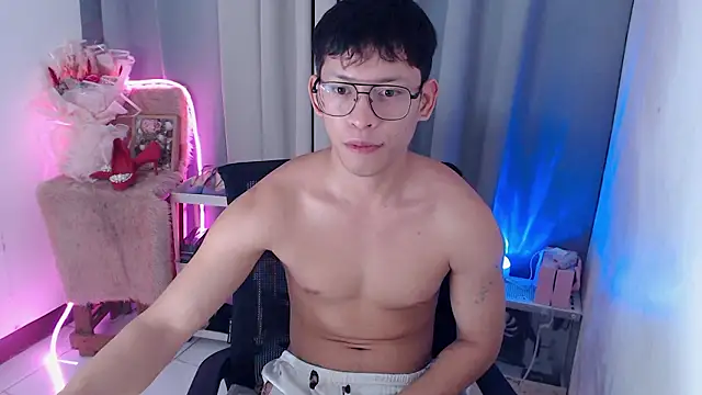 pinkcock_froi2305 webcam