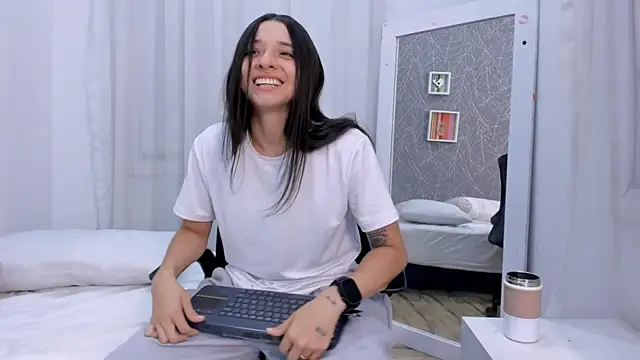 ViictoriiaSaenz webcam