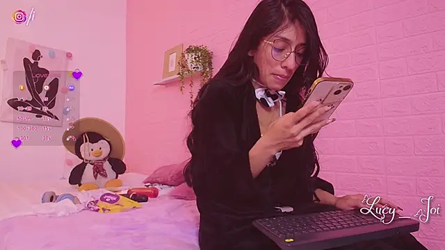 Lucyanajoi webcam