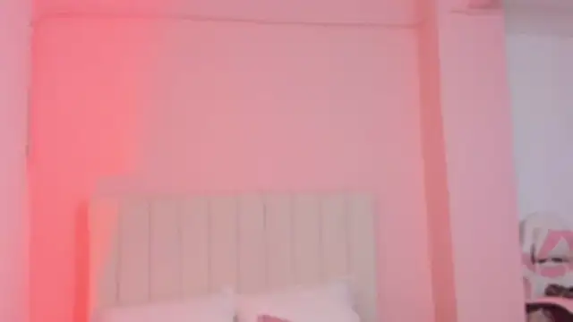 Live sex cam of caroo_gomeez