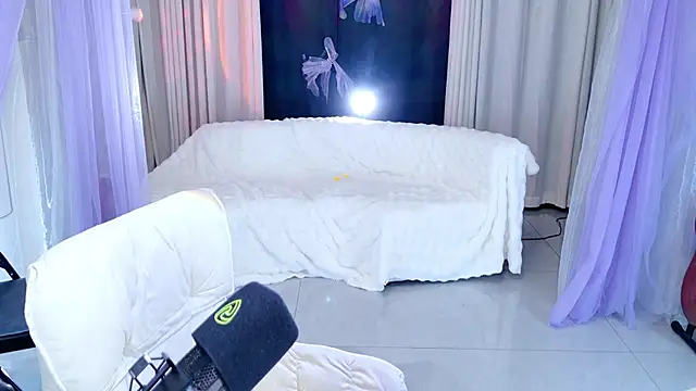 Dancer_Lucky-Nini webcam