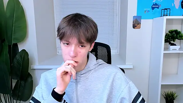 markbranston (M twink) - I am in boxers