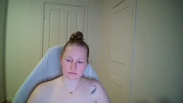 girlnina-1995 - Girlnina-1995's free webcam