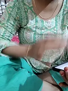 Miss-Akhi5500 webcam