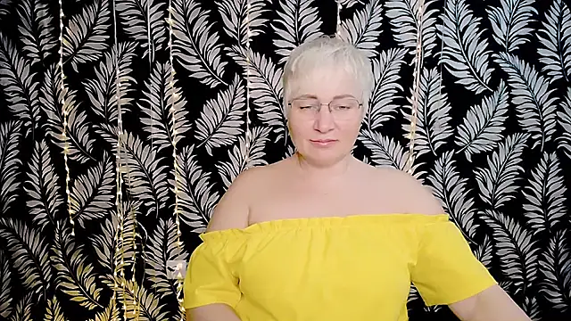 Olivia_playful webcam