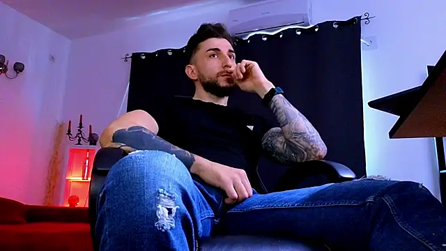 MightyAaron66 webcam