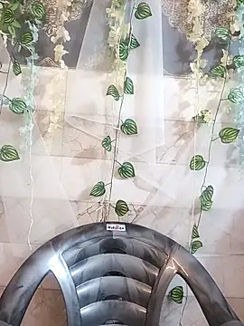 lovely-girl99 webcam