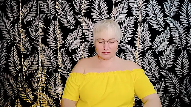 Olivia_playful webcam