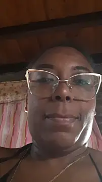 Webcam Model (ChanneldelaCroix) is live