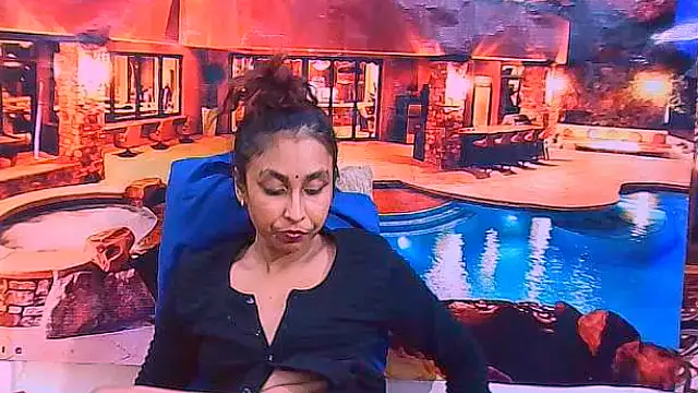 IndianSexyButt webcam