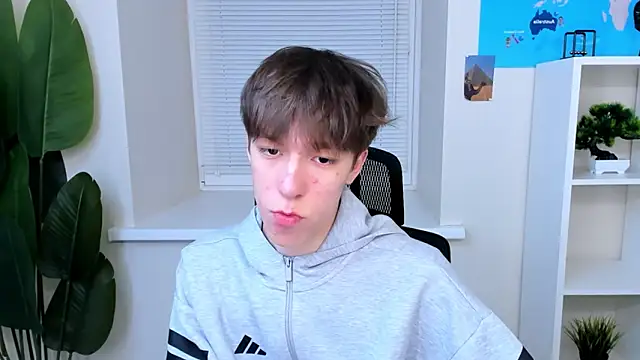 markbranston (M twink) - I am in boxers