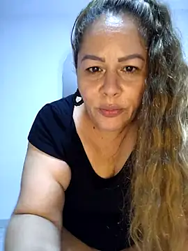 SluttyMilf79 webcam