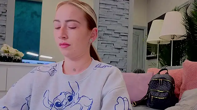 Reina_Cummings webcam