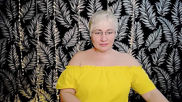 Olivia_playful webcam