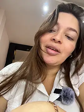 sarahreyess_11 webcam