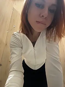 rosiesecret (F young) - take off wet panty in crowd to free pusy