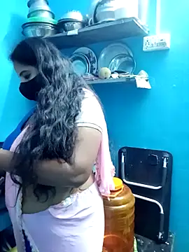 tamil_vennila (F milf) - Lips 👄+ kiss 😘😘😘😘