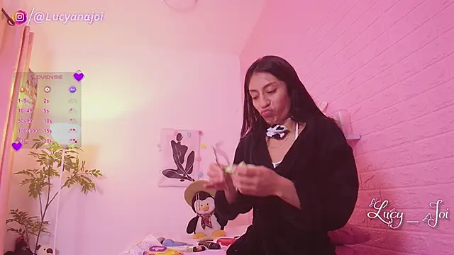 Lucyanajoi webcam