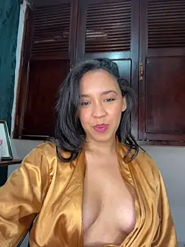 Esmerald_1111 webcam