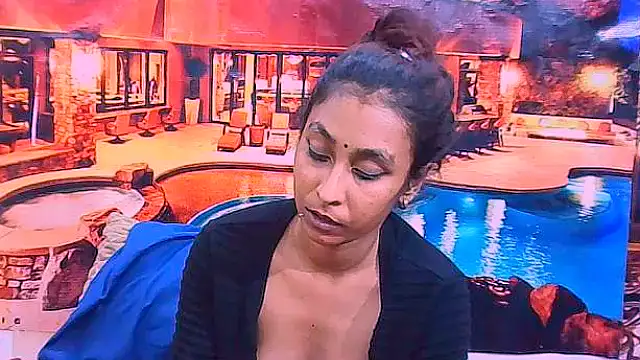 IndianSexyButt webcam