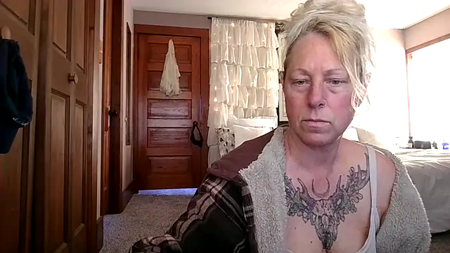 Outdoorchicjj webcam