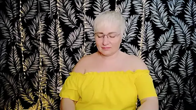 Olivia_playful webcam