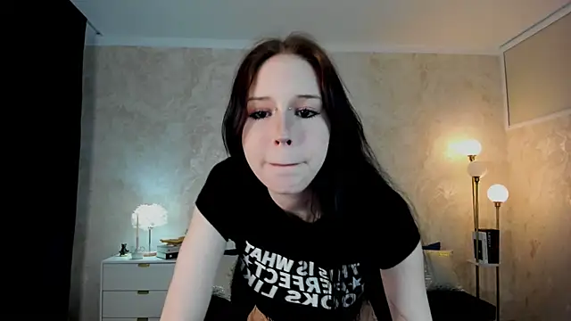 VioletHarme webcam