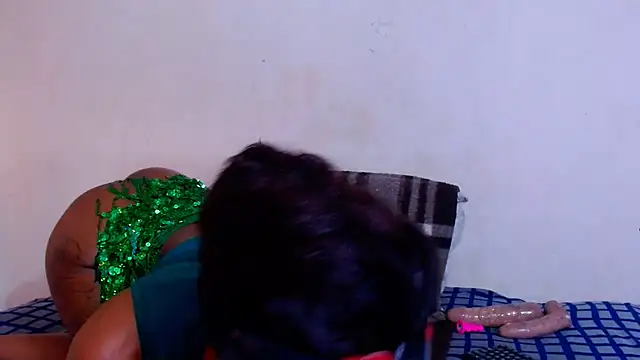 Nikistickyxx25 webcam