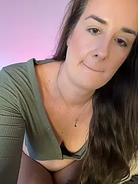 EllaMae live sex cam