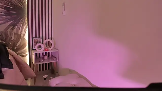 Samaantha-White webcam