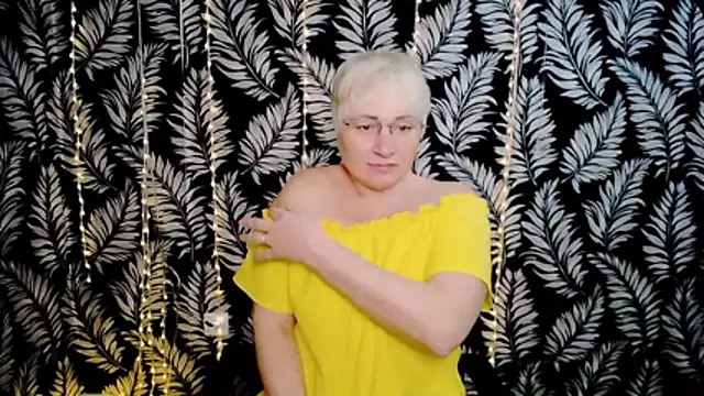 Olivia_playful webcam