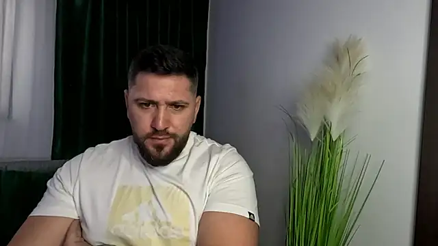 Gold_Alpha_Boy webcam