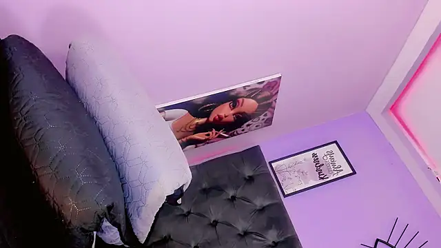 IssabellaIzzy webcam