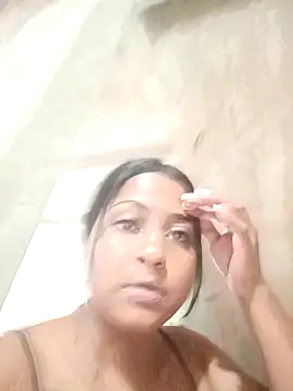 Giselabrunette25 webcam