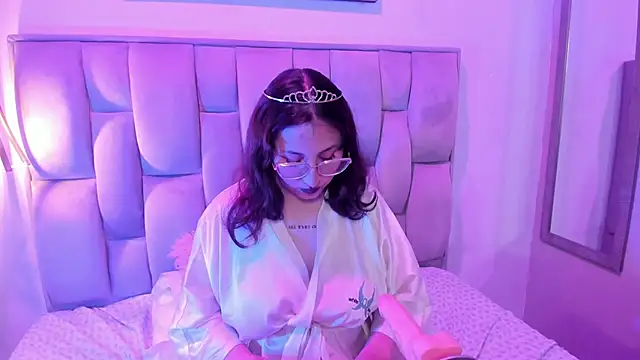 Maddie-LesYoux webcam